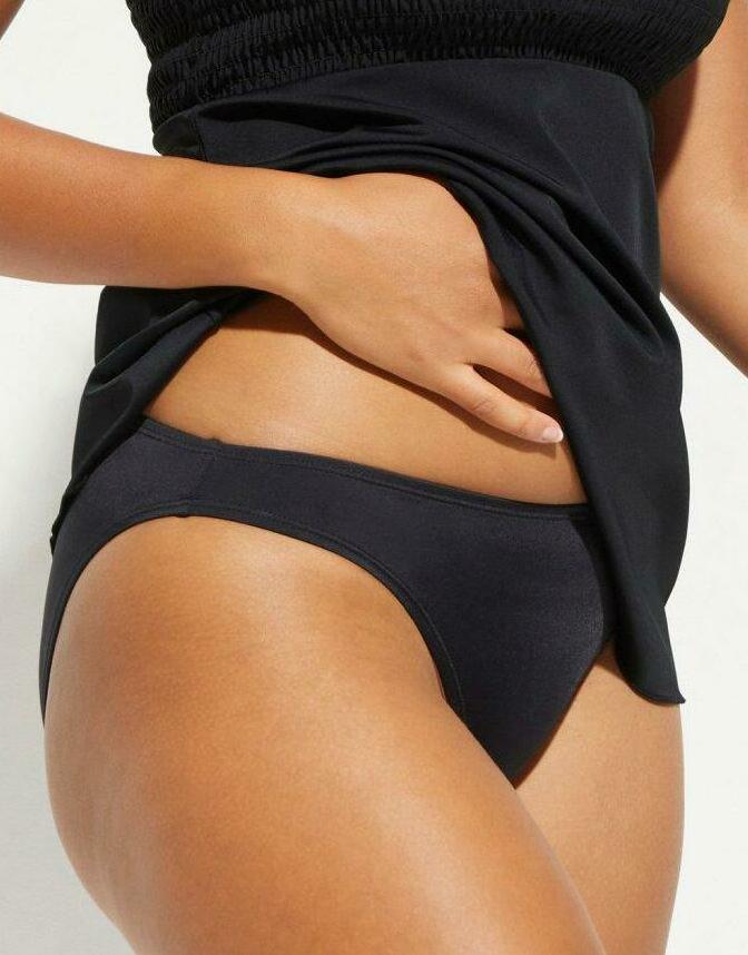 czarny dół od bikini
