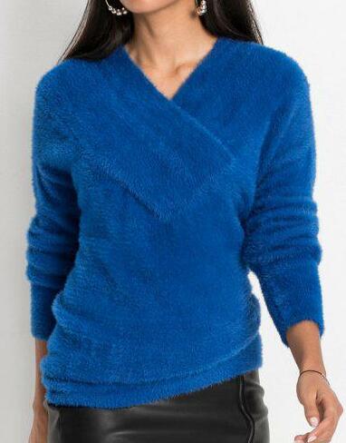 NIEBIESKI PUSZYSTY SWETER 