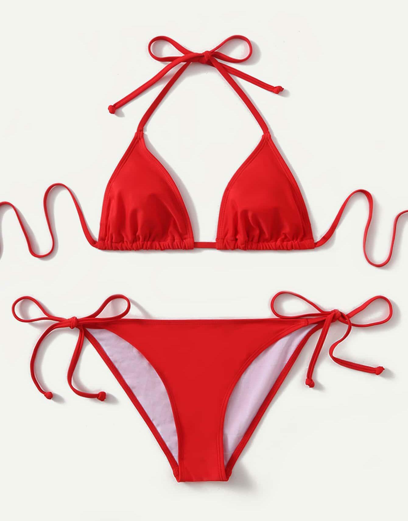 czerwony dwuczęściowy kostium kąpielowy bikini