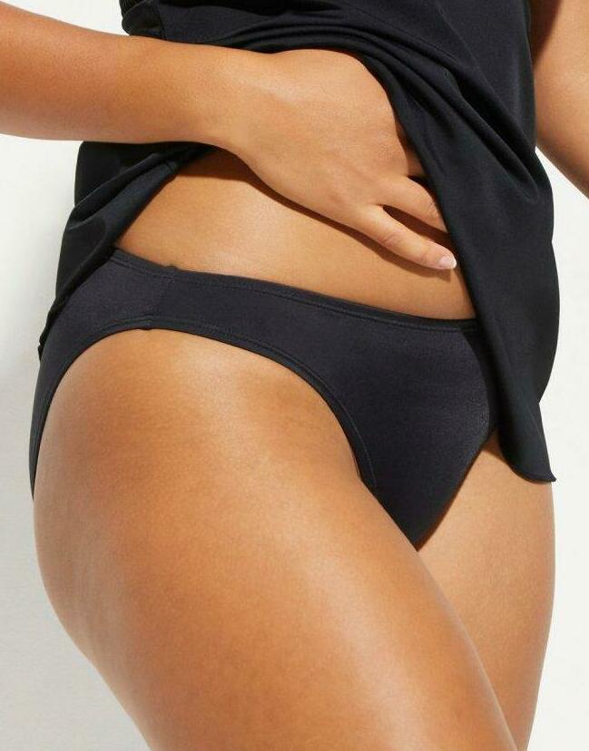 DÓŁ OD BIKINI