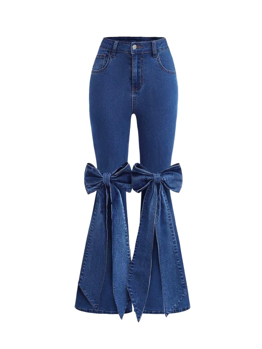 niebieskie spodnie jeans