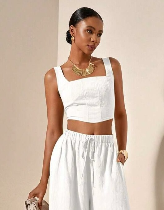 biały crop top zip tekstura
