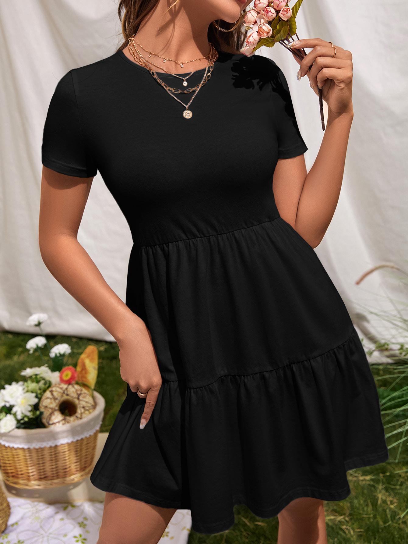 CZARNA MINI SUKIENKA