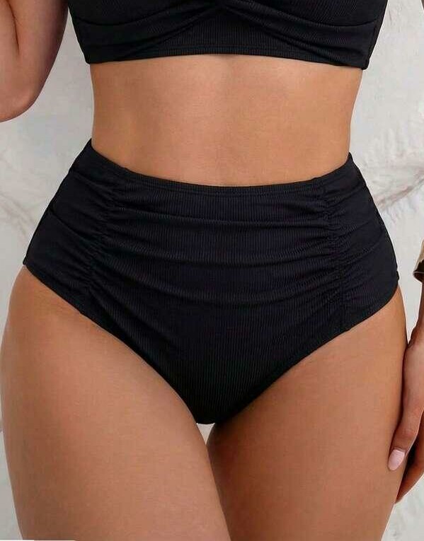 czarny dół od bikini 