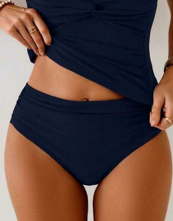 DÓŁ OD BIKINI