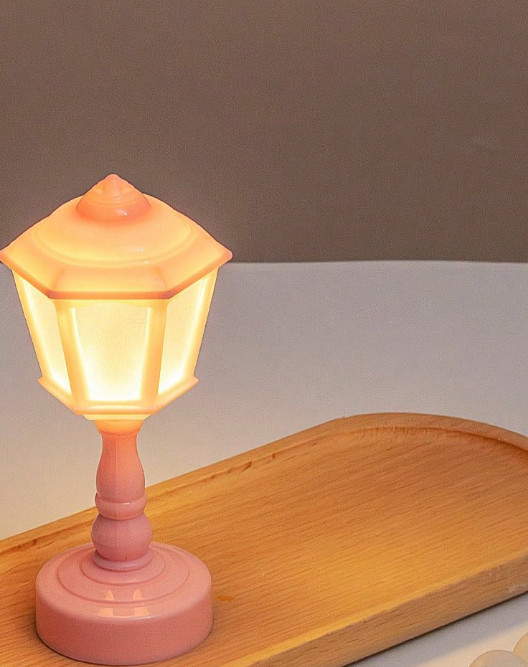 różowa lampka nocna 