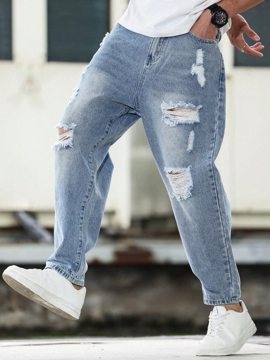 niebieskie spodnie jeans