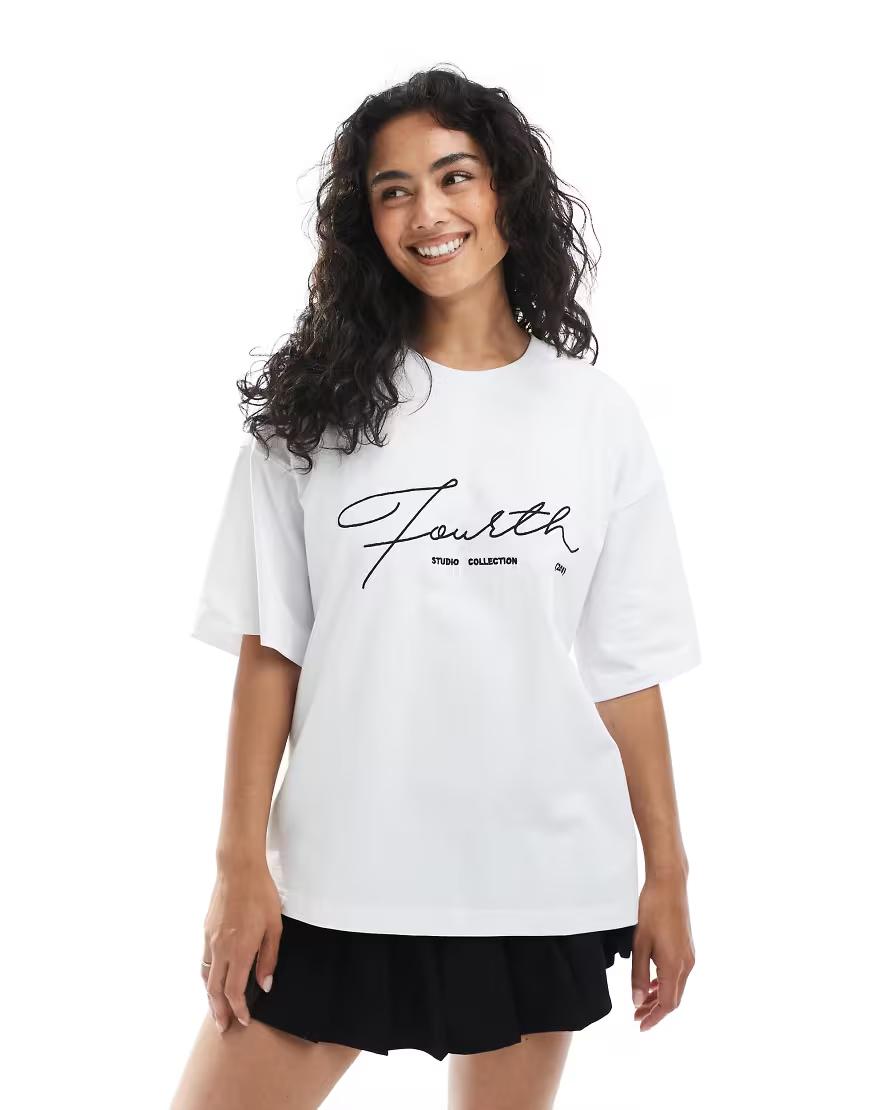 biały t-shirt okrągły dekolt haft