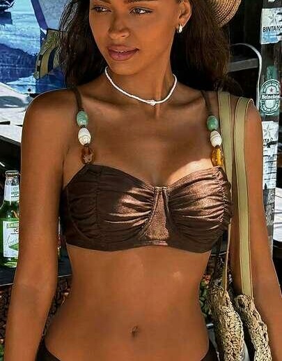 brązowa góra od bikini