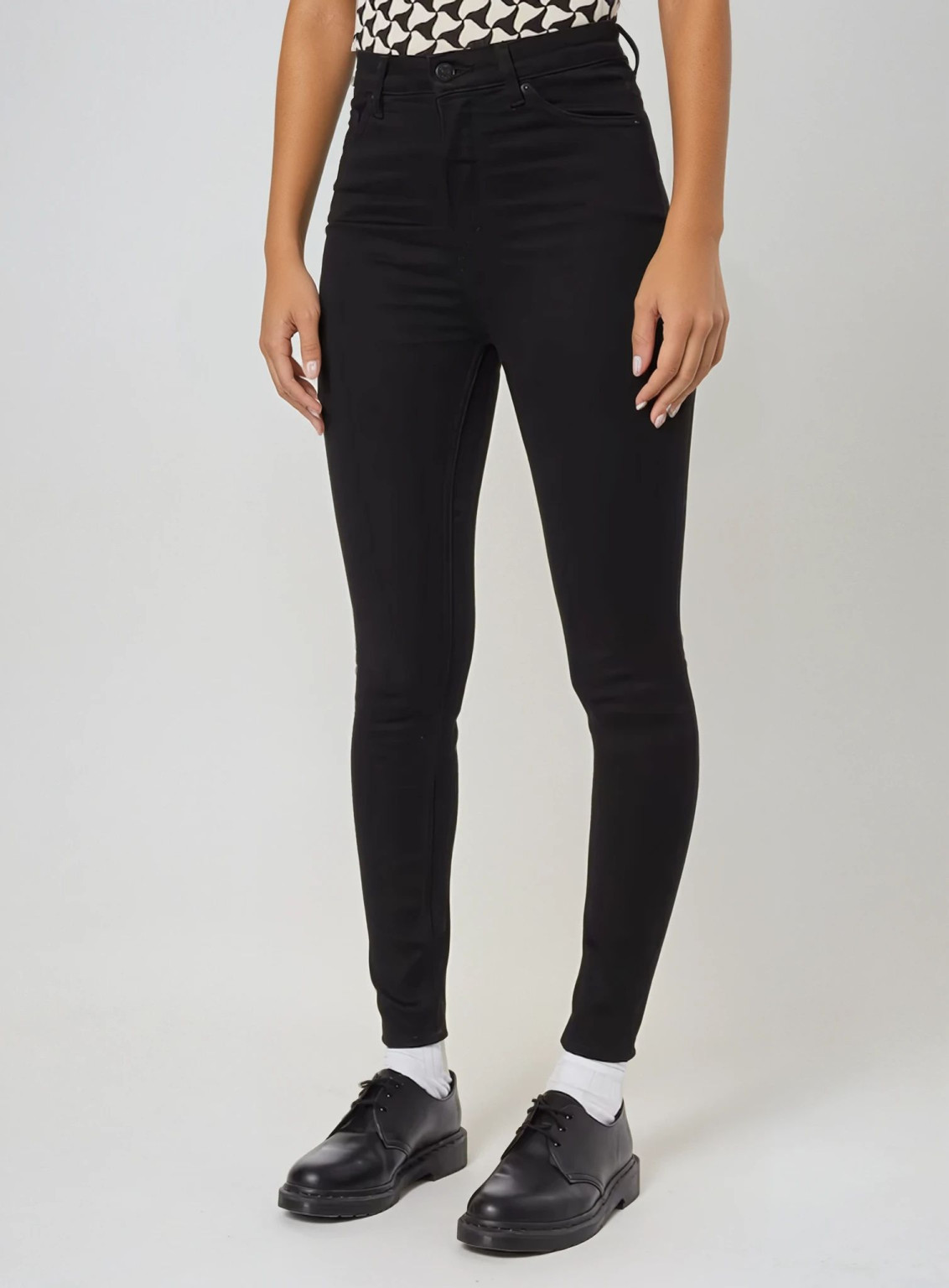 czarne spodnie skinny jeans