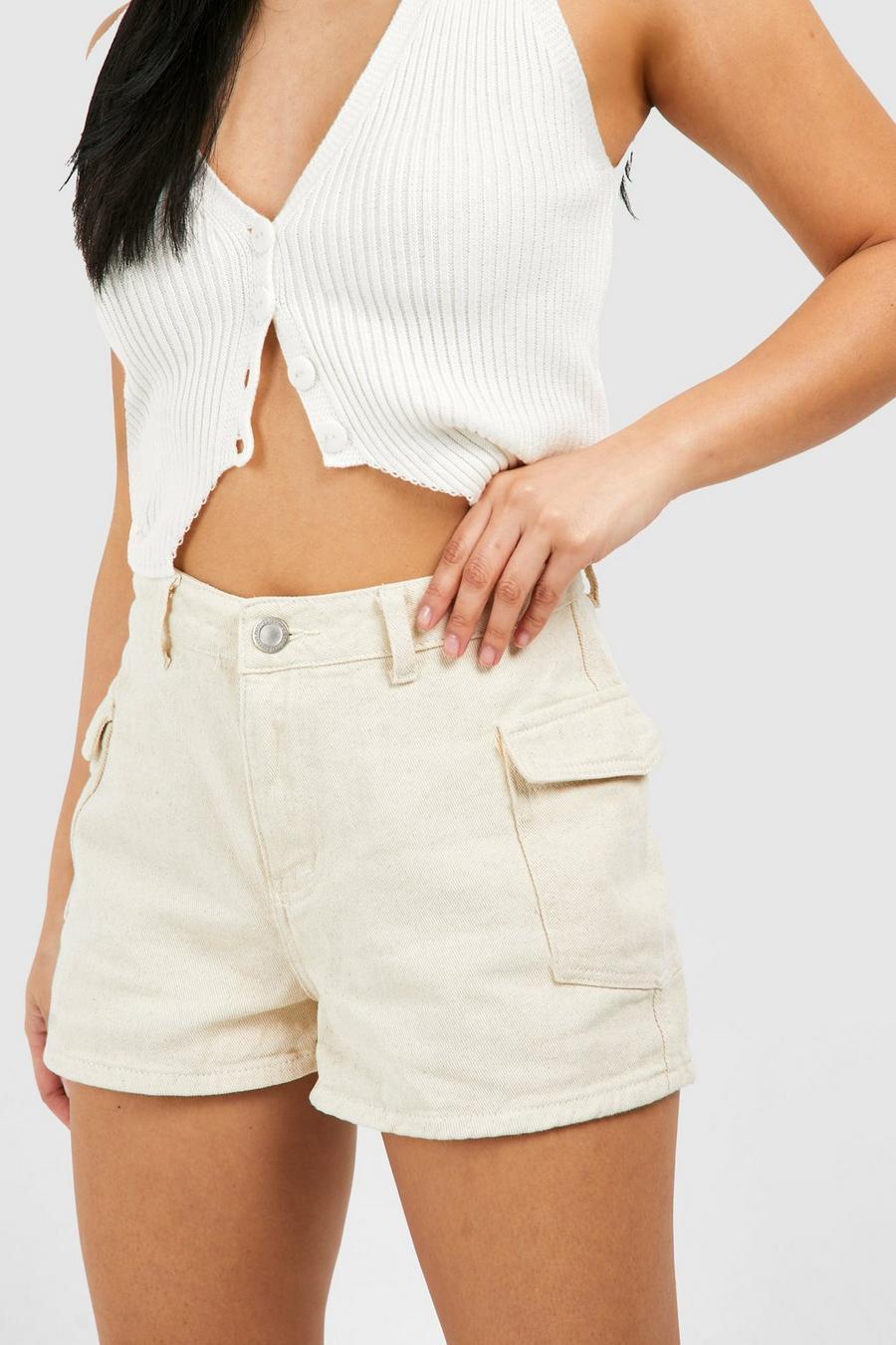 kremowe spodenki jeans