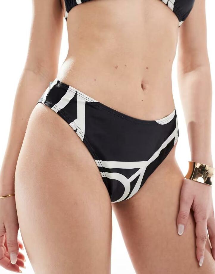dół od bikini