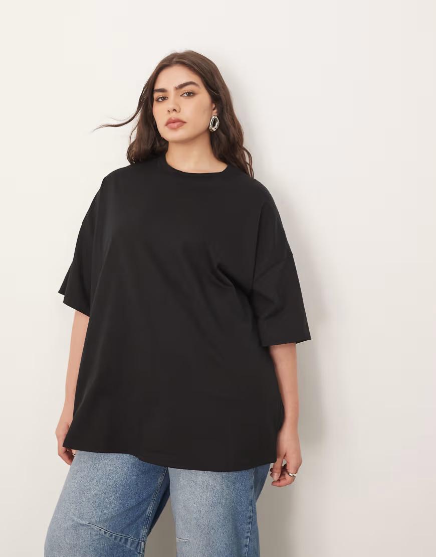 CZARNY T-SHIRT OVERSIZE