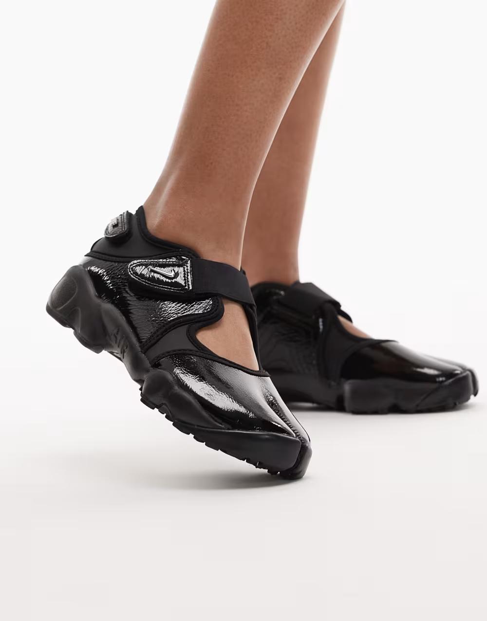 czarne lakierowane buty Air Rift ib8954-001