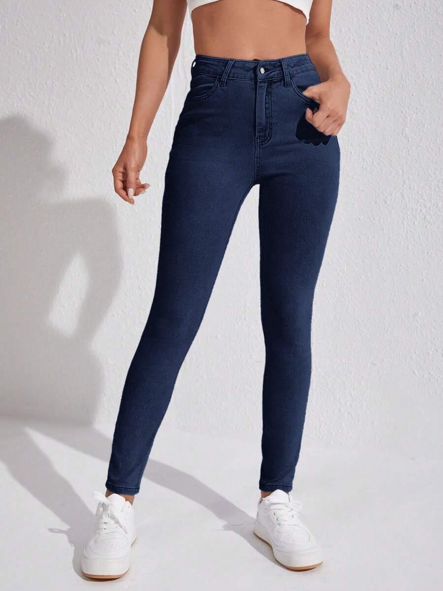 granatowe spodnie jeans 