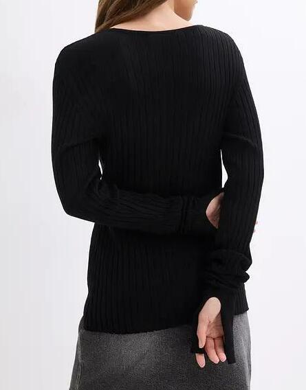 SWETER W PRĄŻEK 