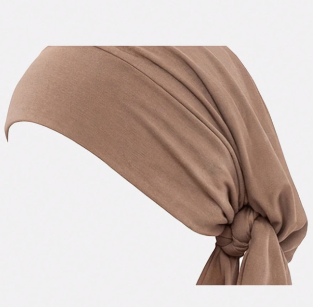 brązowy turban na głowę