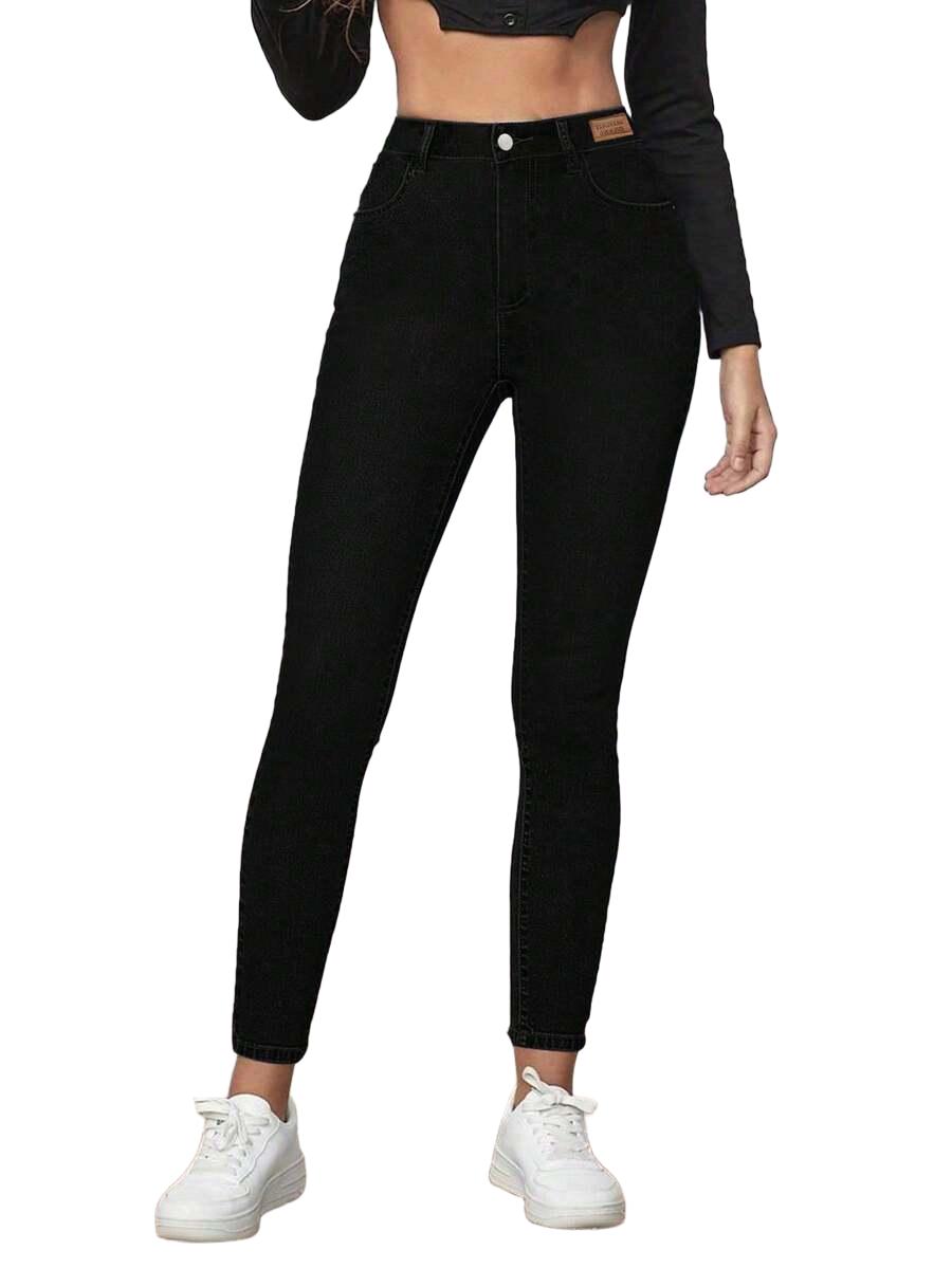 czarne spodnie jeans rurki