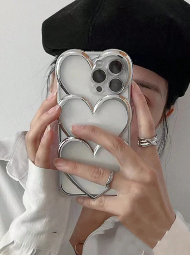 bezbarwne etui serca iPhone 15 Pro