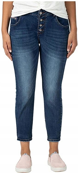 niebieskie spodnie jeans