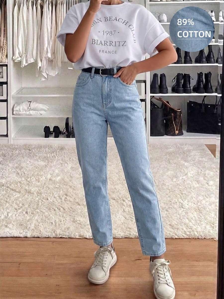 niebieskie spodnie jeans
