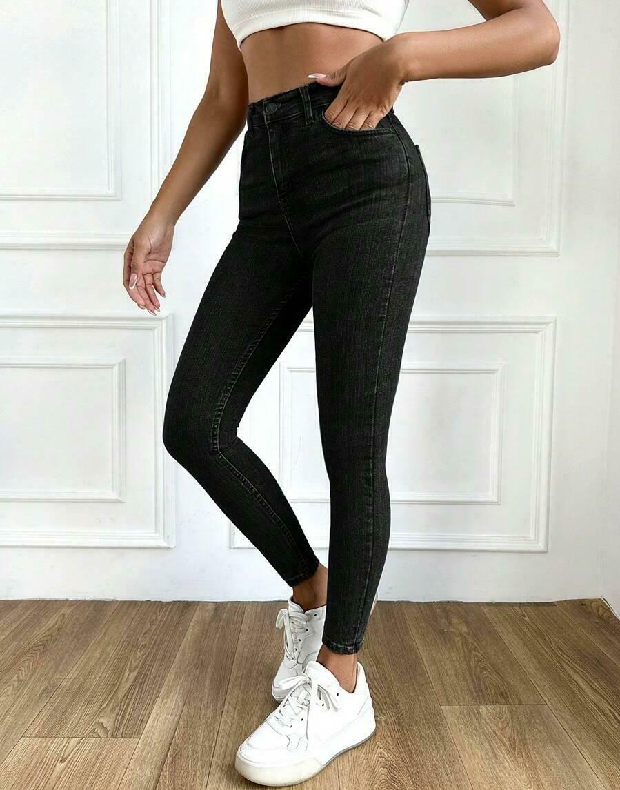 CZARNE SPODNIE RURKI JEANS