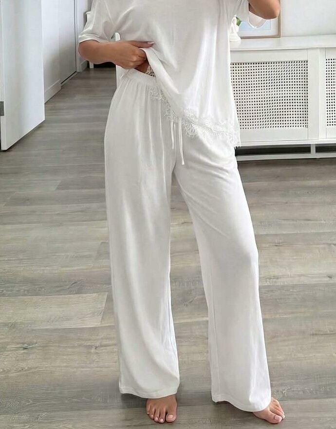 białe spodnie wiązanie