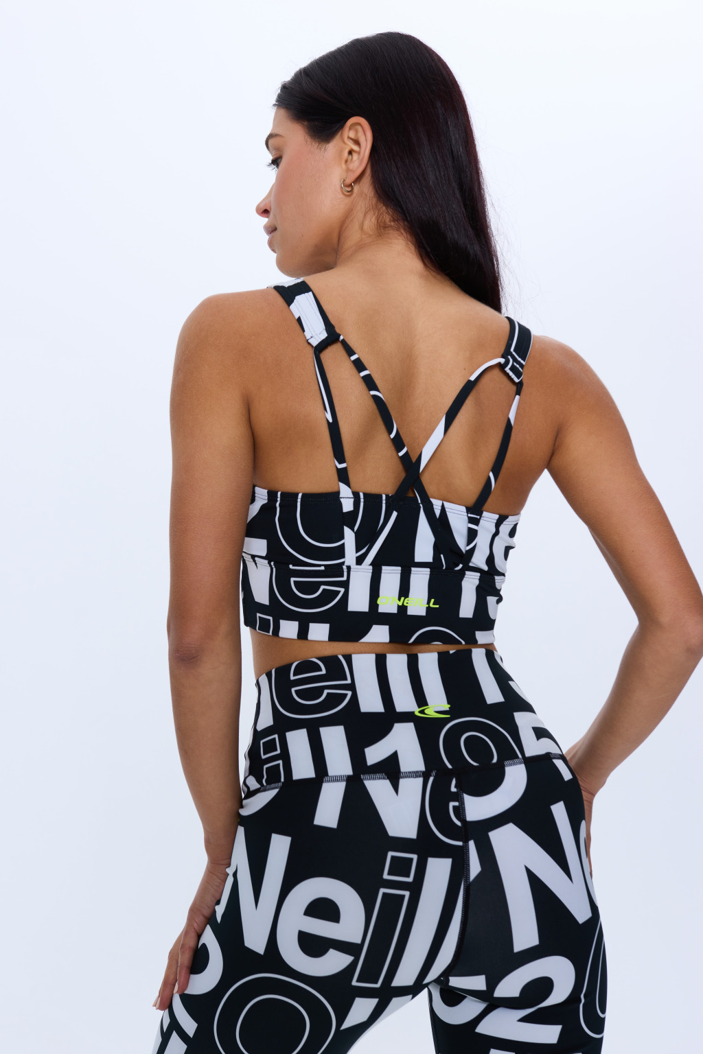 sportowy top napisy kontrast 1850041-31013