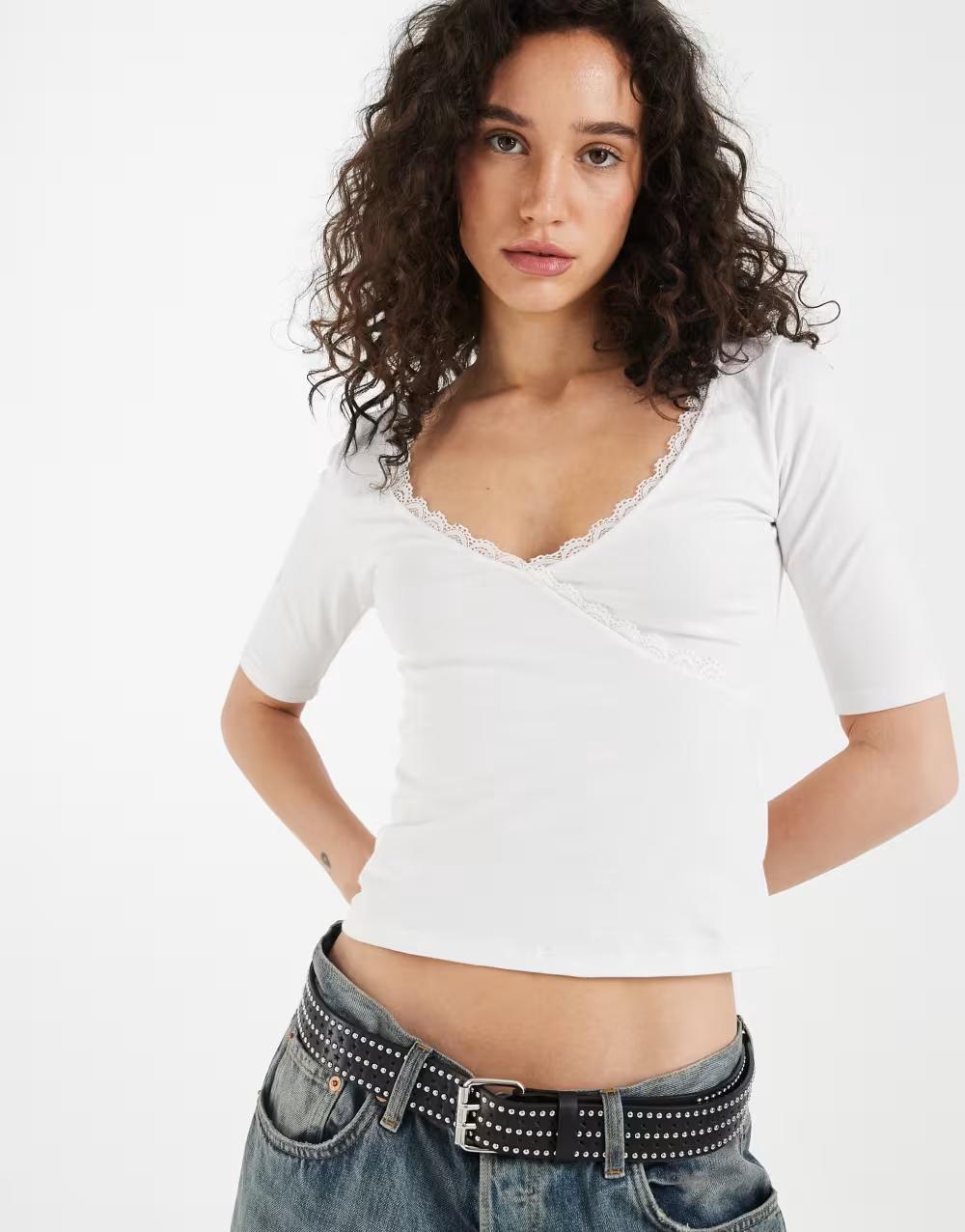 biały top v-neck