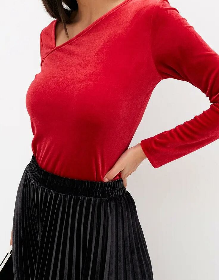 BLUZKA DAMSKA PLUS SIZE Z ASYMETRYCZNYM DEKOLTEM 