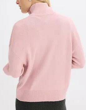 SWETER DAMSKI PLUS SIZE Z DEKOLTEM STÓJKA 