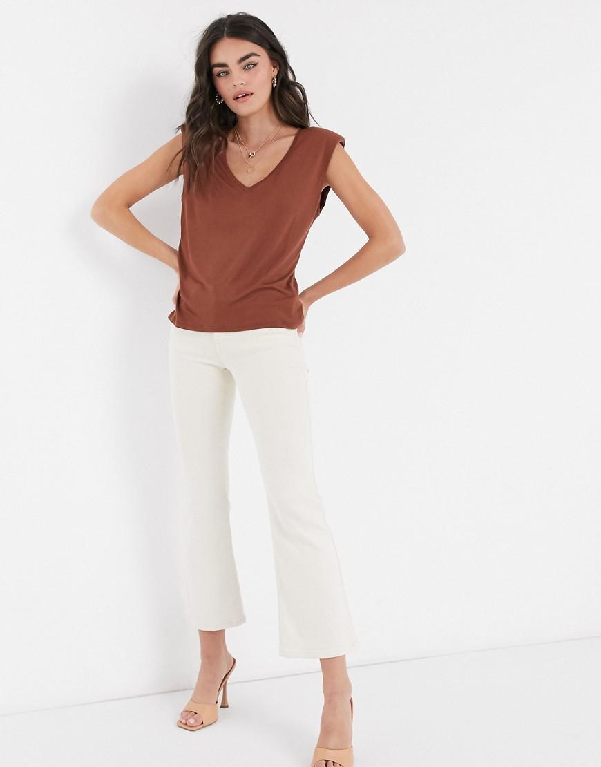 brązowa bluzka v-neck