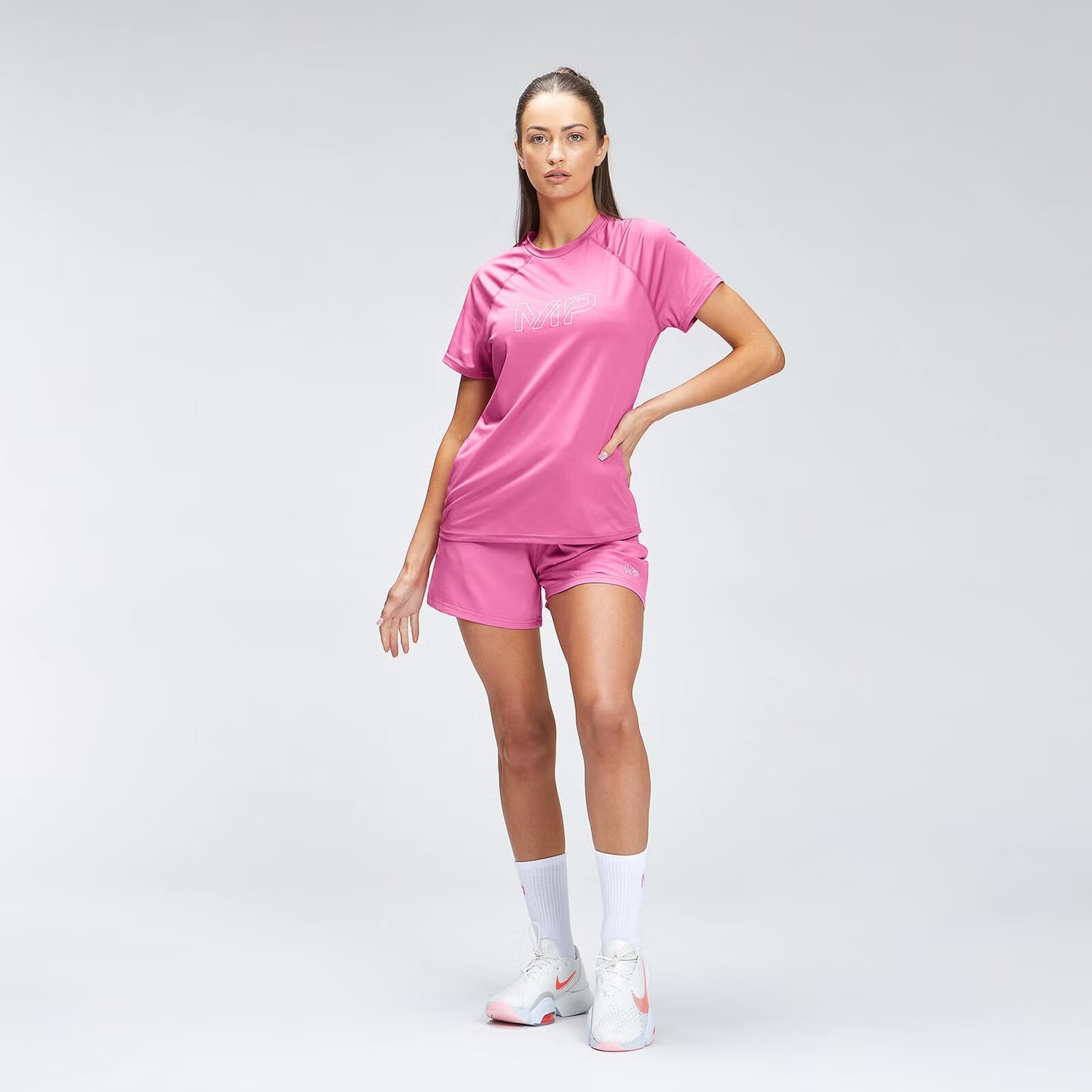 różowa koszulka sportowa krótki rękaw nadruk logo