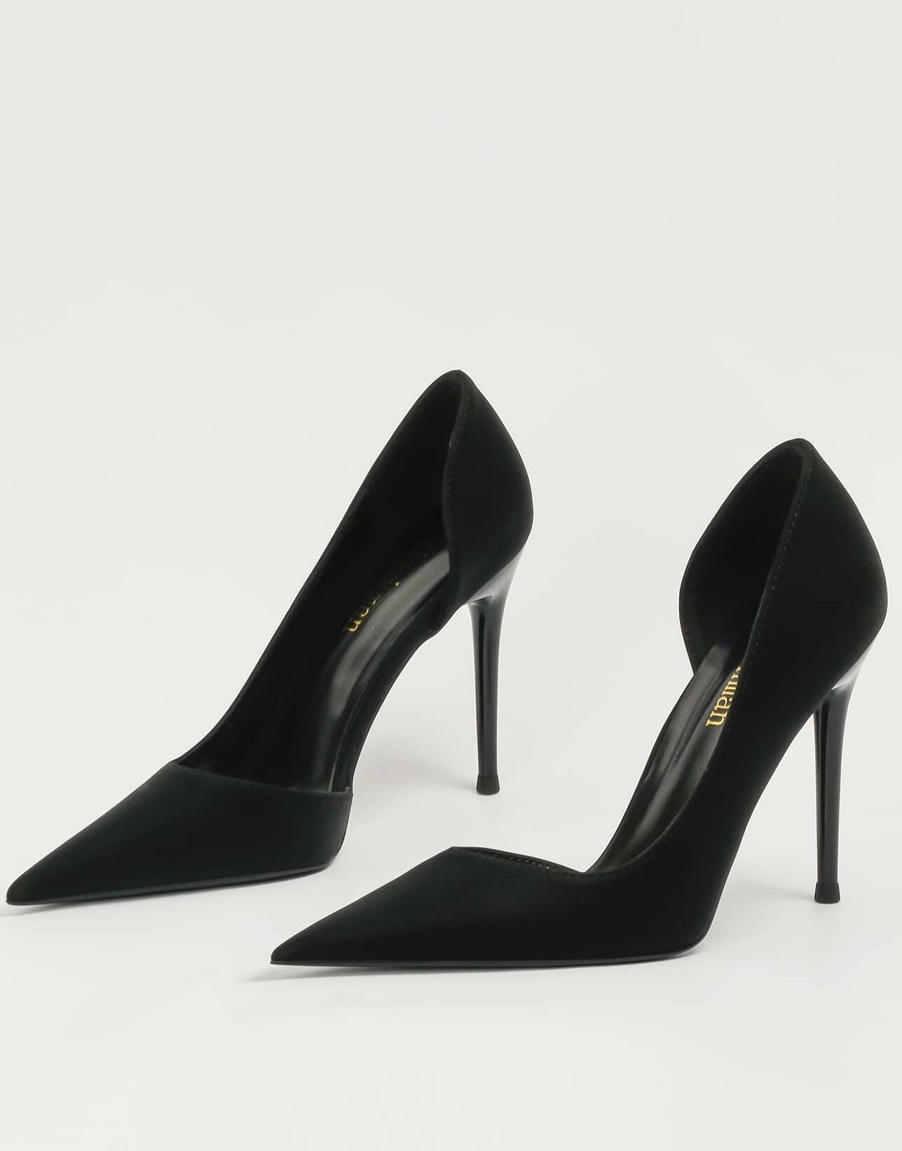 CZARNE CZÓŁENKA SZPIC