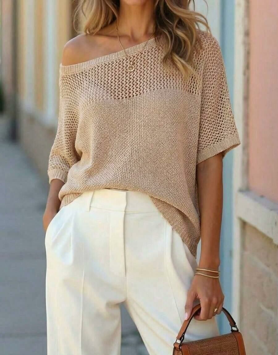 beżowy sweter krótki rękawem