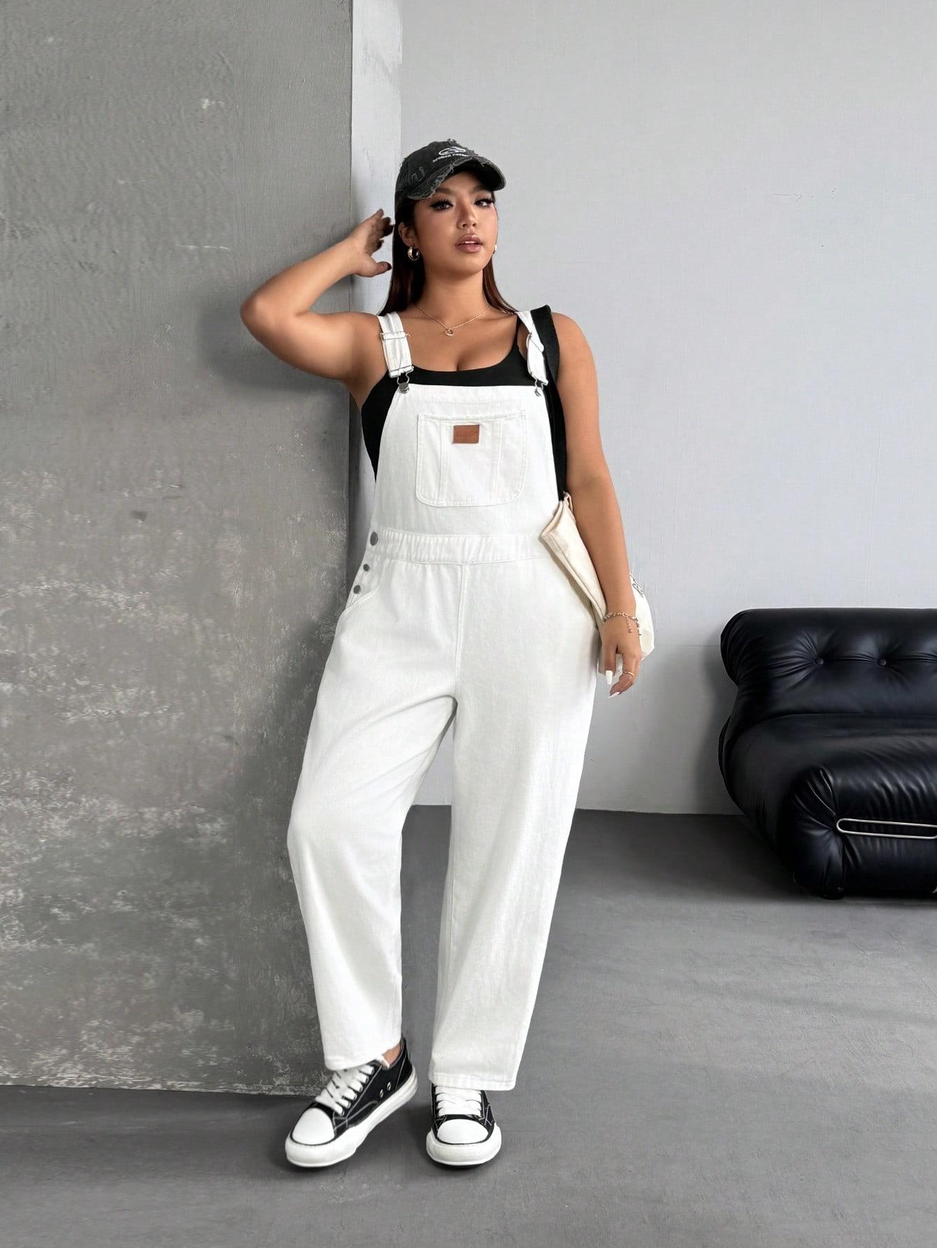 białe ogrodniczki jeans