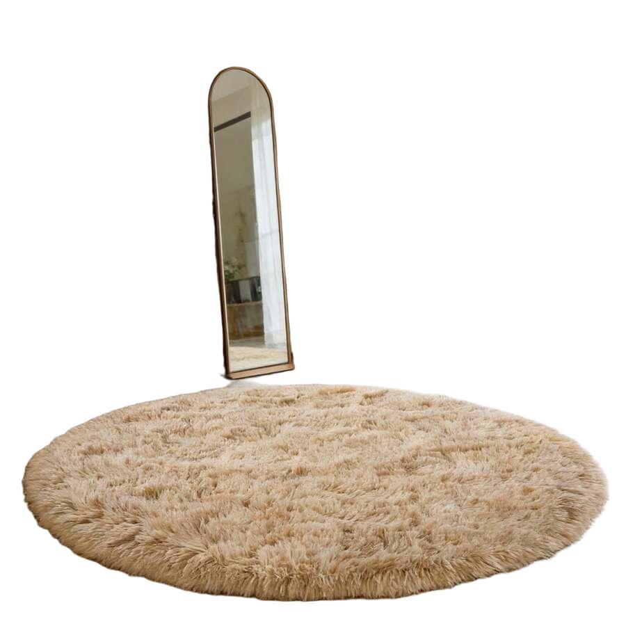 beżowy fluffy dywan 