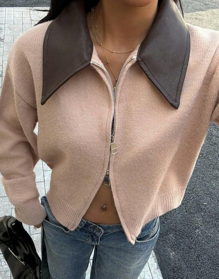 BEŻOWY SWETER ZAMEK