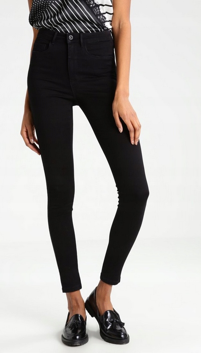 czarne spodnie jeans 