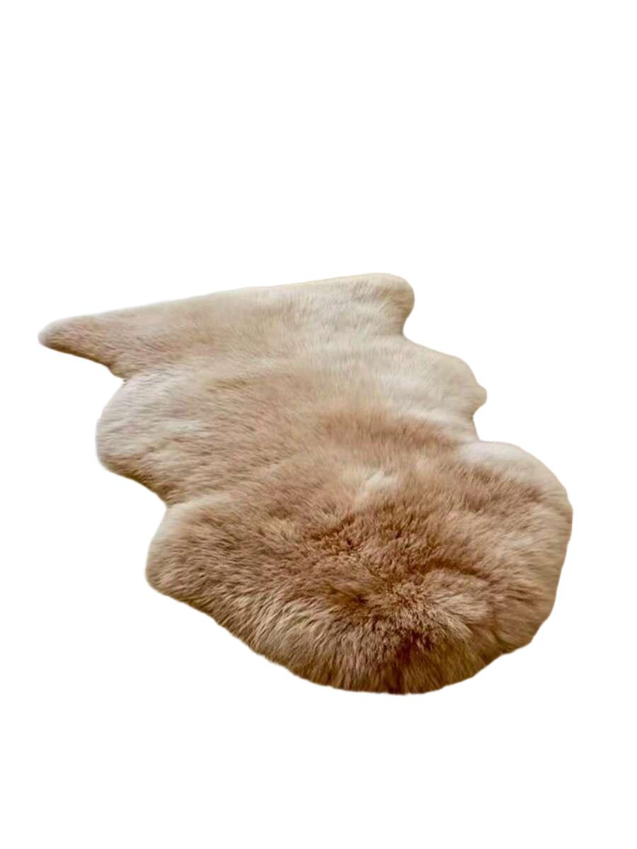 beżowy dywan miś