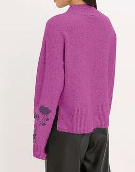 SWETER Z HAFTOWANYMI CEKINAMI