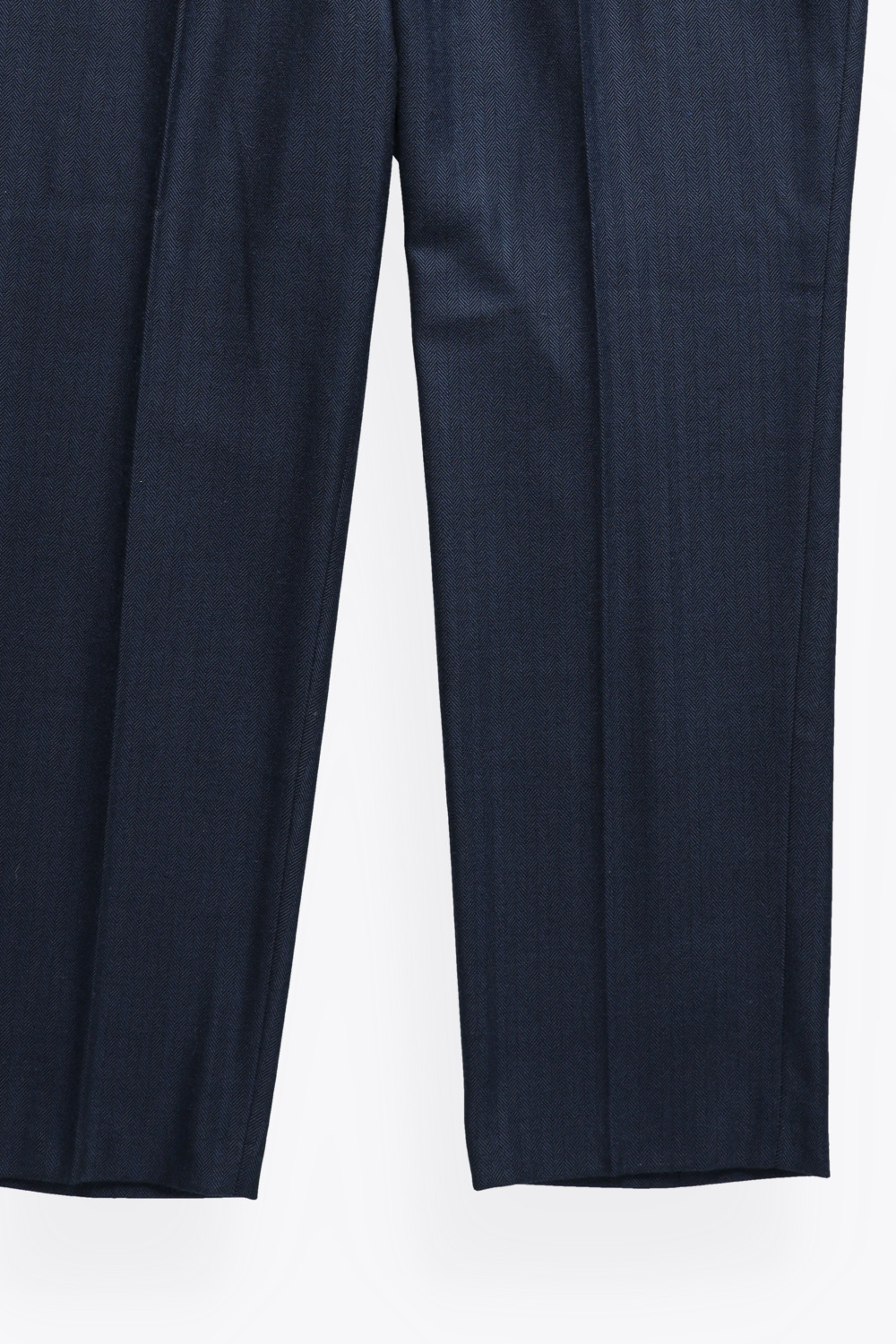granatowe eleganckie spodnie prosta nogawka
