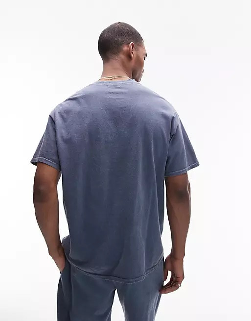 niebieski t-shirt oversize wash effect