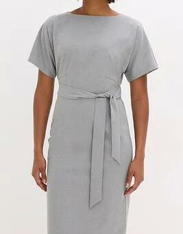 SUKIENKA PLUS SIZE KRÓTKI RĘKAW PRZED KOLANO