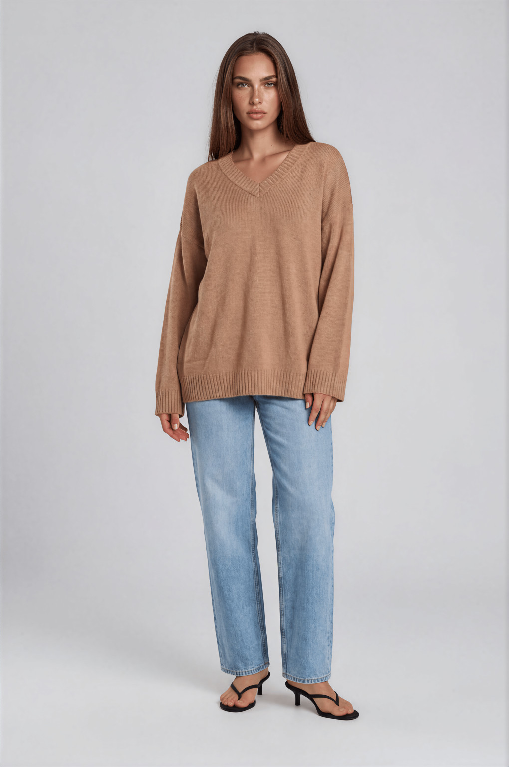 BRĄZOWY sweter v neck oversize