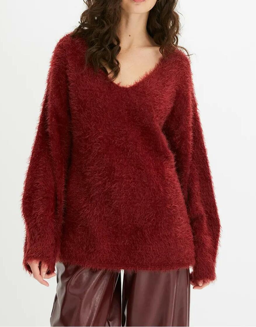 SWETER Z MIĘKKIEGO WŁÓKNA