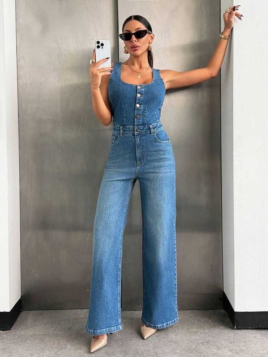 niebieski kombinezon jeans
