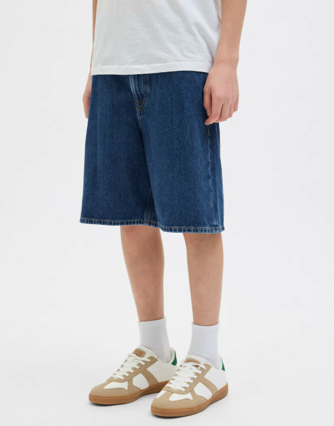 krótkie spodenki jeans