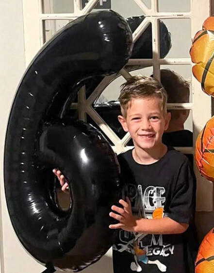 CZARNY BALON CYFRA 6