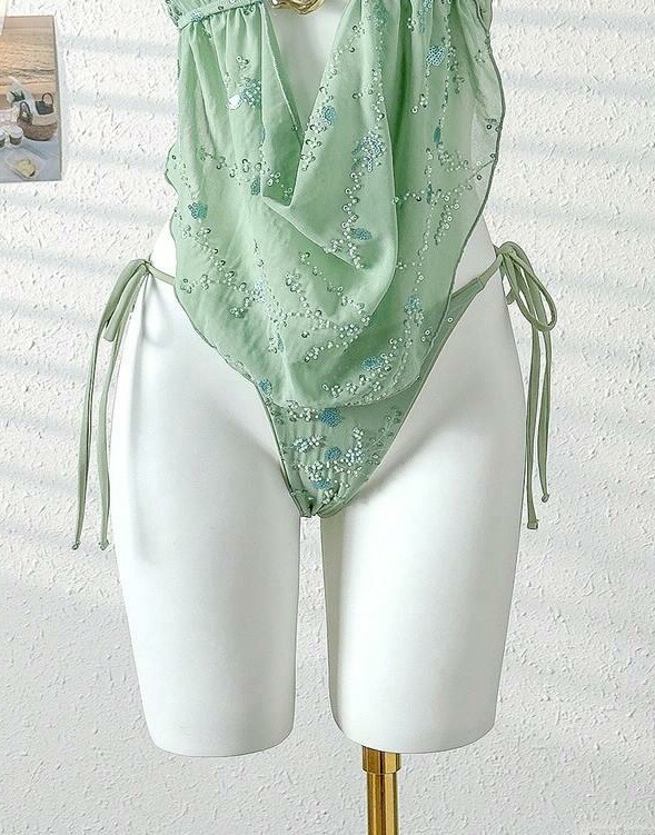 DÓŁ OD BIKINI